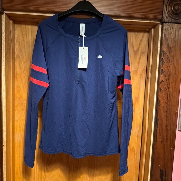 Vineyard Vines Other - NWT- Women's Vineyard Vines rash guard/swim shirt Medium M Deep Bay Navy Long Sl